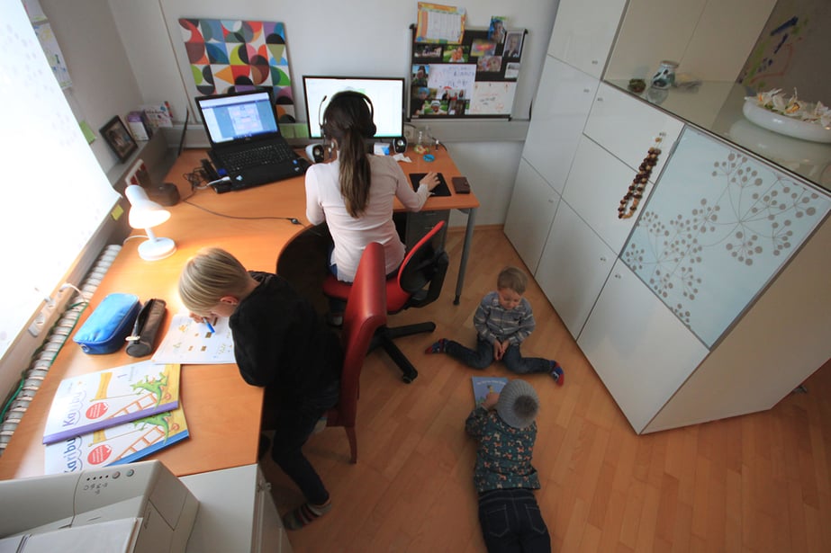 Sulamit Burmeister teilt sich das Home-Office mit ihren Kindern